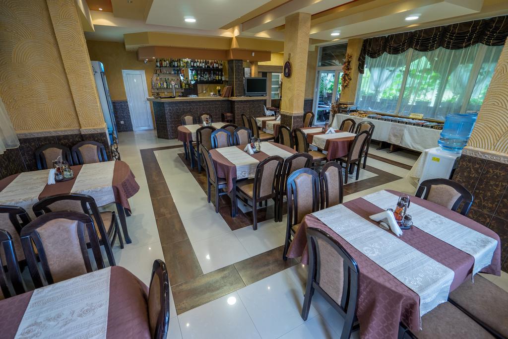 Hotel Luxor Lozenets Bagian luar foto